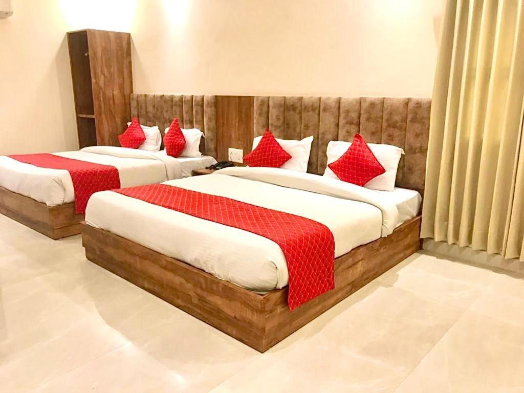 Hampton Hotel - 200 Mt From Golden Temple Amritsar Exterior foto