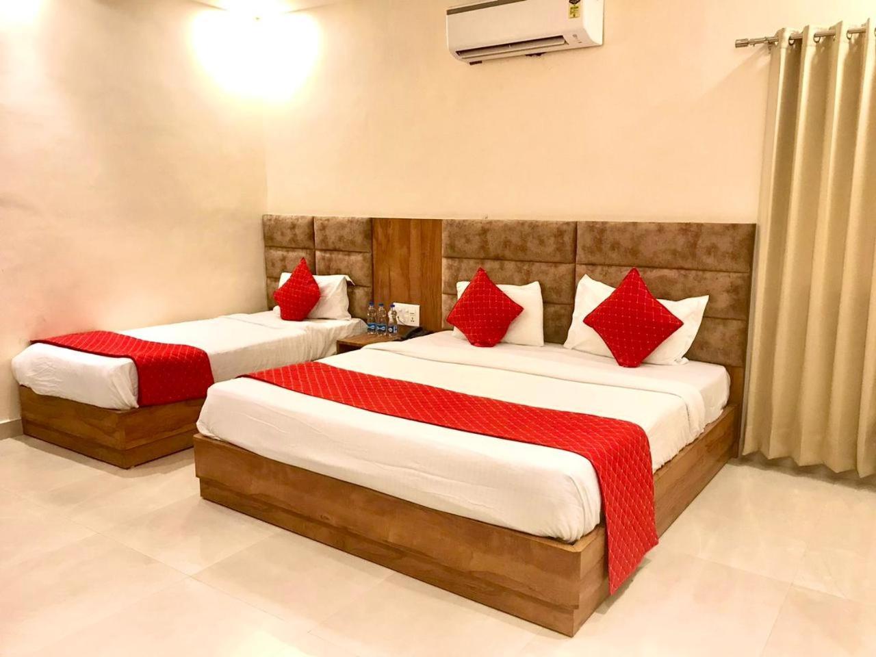 Hampton Hotel - 200 Mt From Golden Temple Amritsar Exterior foto