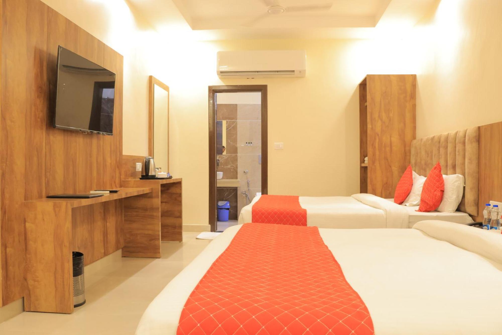 Hampton Hotel - 200 Mt From Golden Temple Amritsar Exterior foto